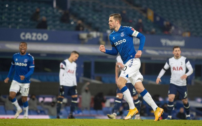 面临新的队 面临新的队